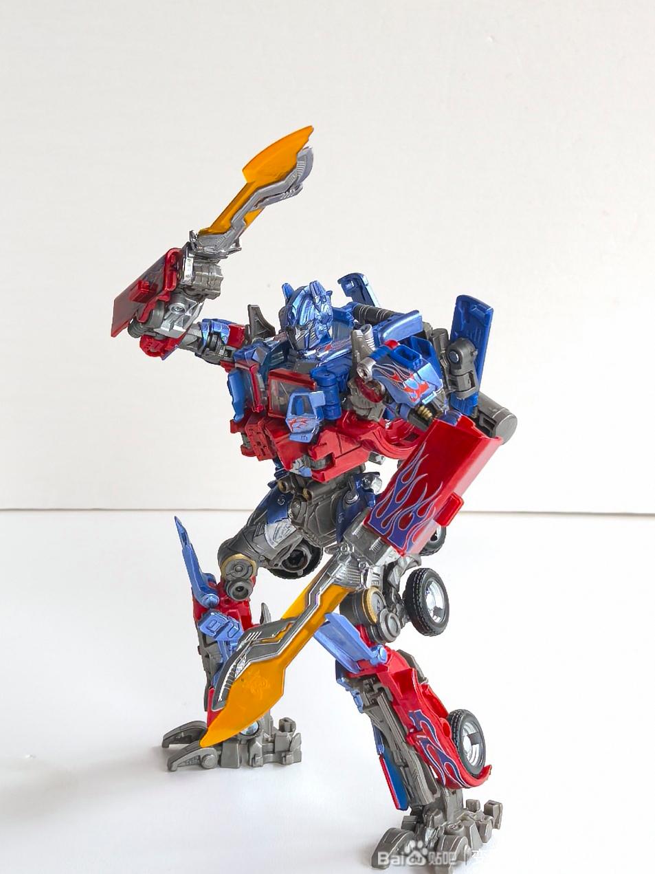 Studio Series 3244 Optimus Prime review 2