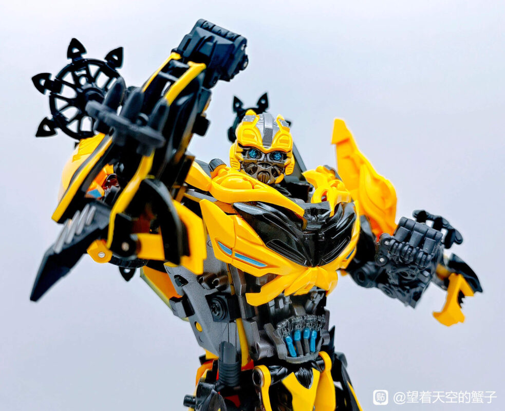 The missile set originally designed for Stinger is also included for Bumblebee