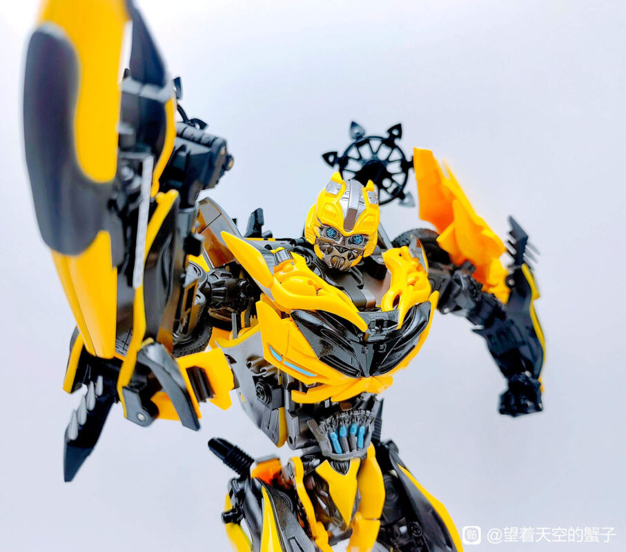 UT R-11 Bumblebee Review - The Best Age of Extinction Bumblebee Figure Yet